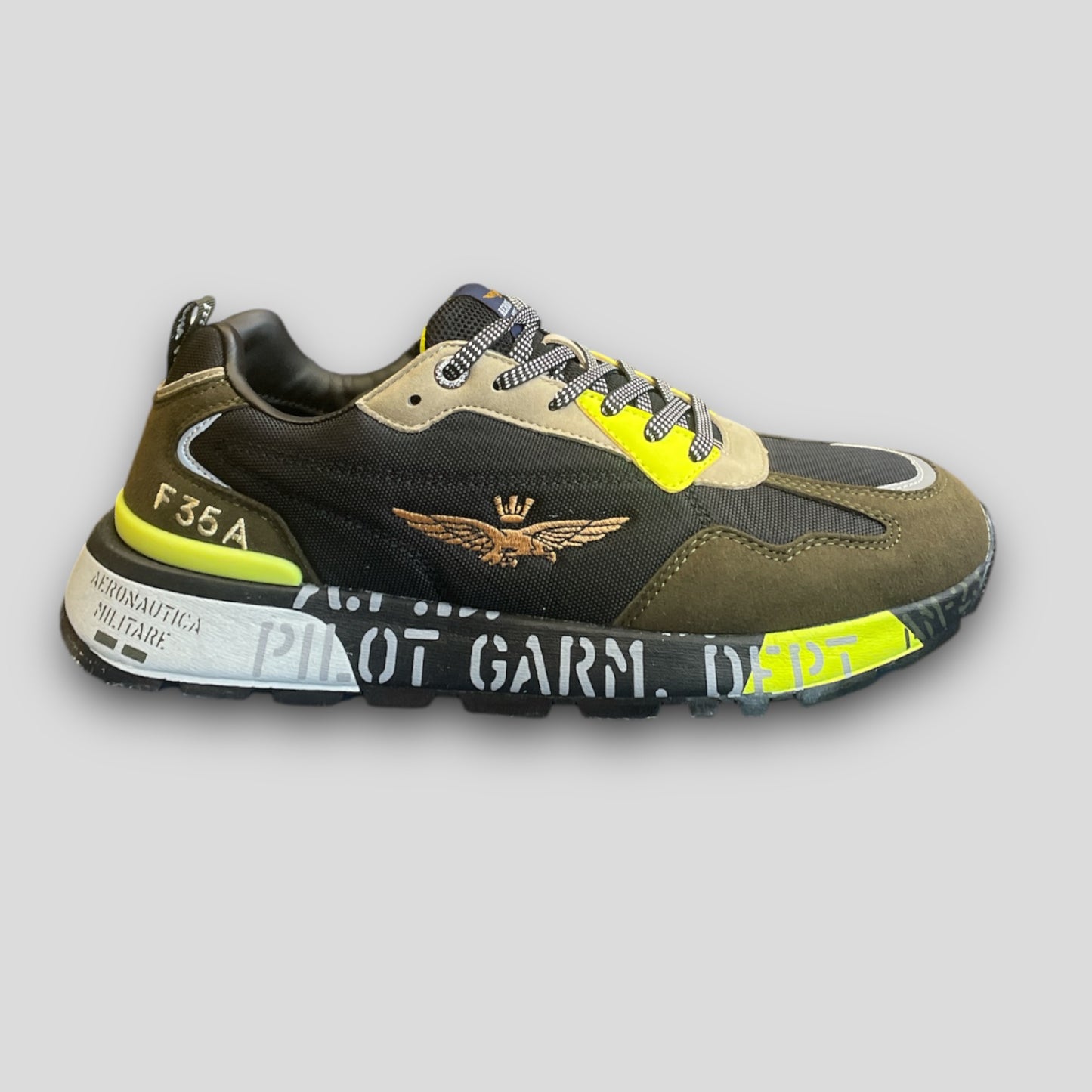 Sneakers Running   Black  and Fluo Yellow